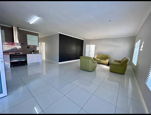 4 BEDROOM HOUSE FOR SALE IN CHURCHILL ESTATE